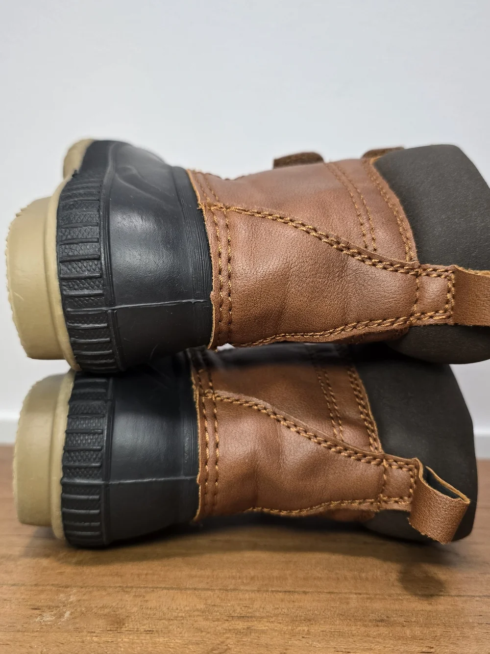 Gap 3M Thinsulate Kids Brown and Black Waterproof Winter Boots.